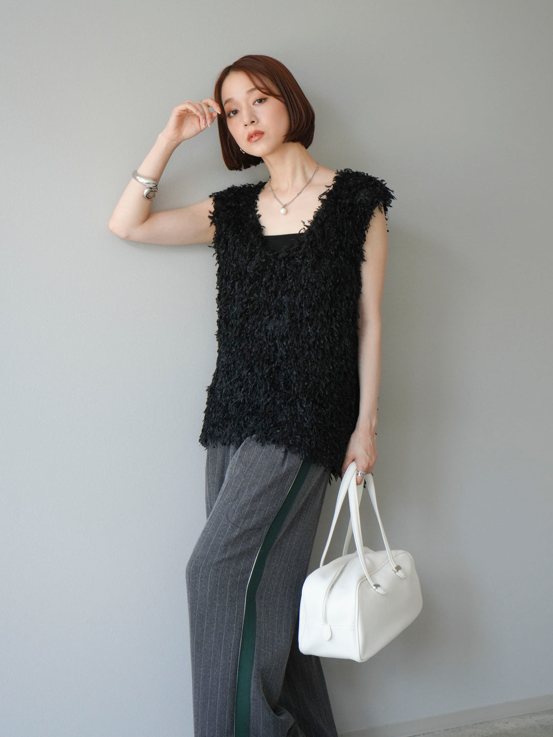 [予約]フェザーVネックベスト/ブラック