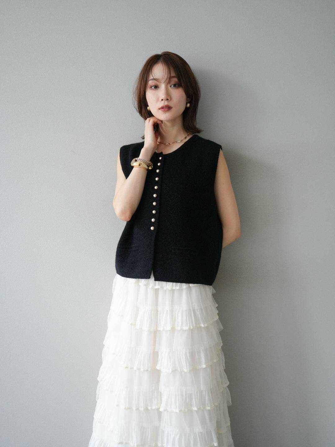 [予約]ゴールドボタンコンパクトニットベスト/ブラック