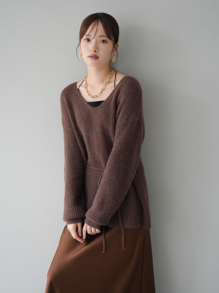 [予約]フロントスリットVネックニットプルオーバー/ブラウン