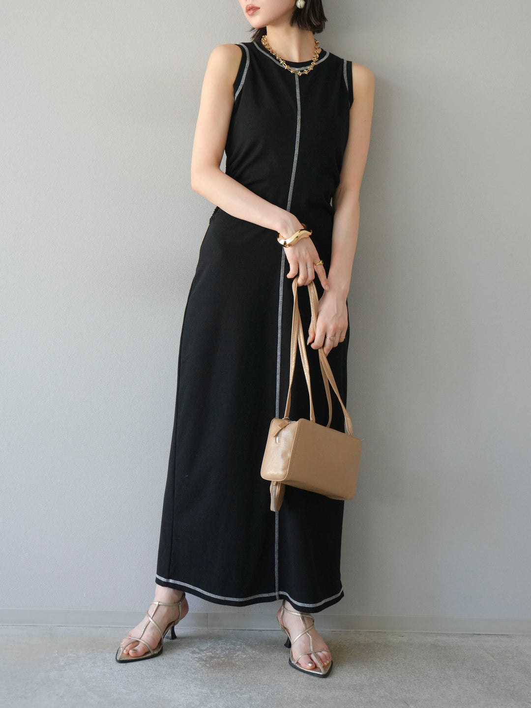 [予約]ウエストオープンステッチカットワンピース/ブラック