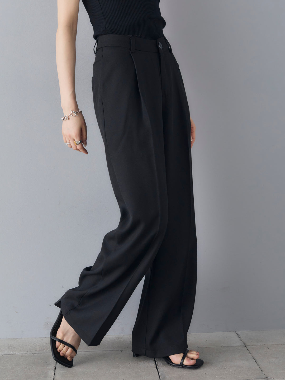 [Pre-order] Linen touch tuck wide pants/black