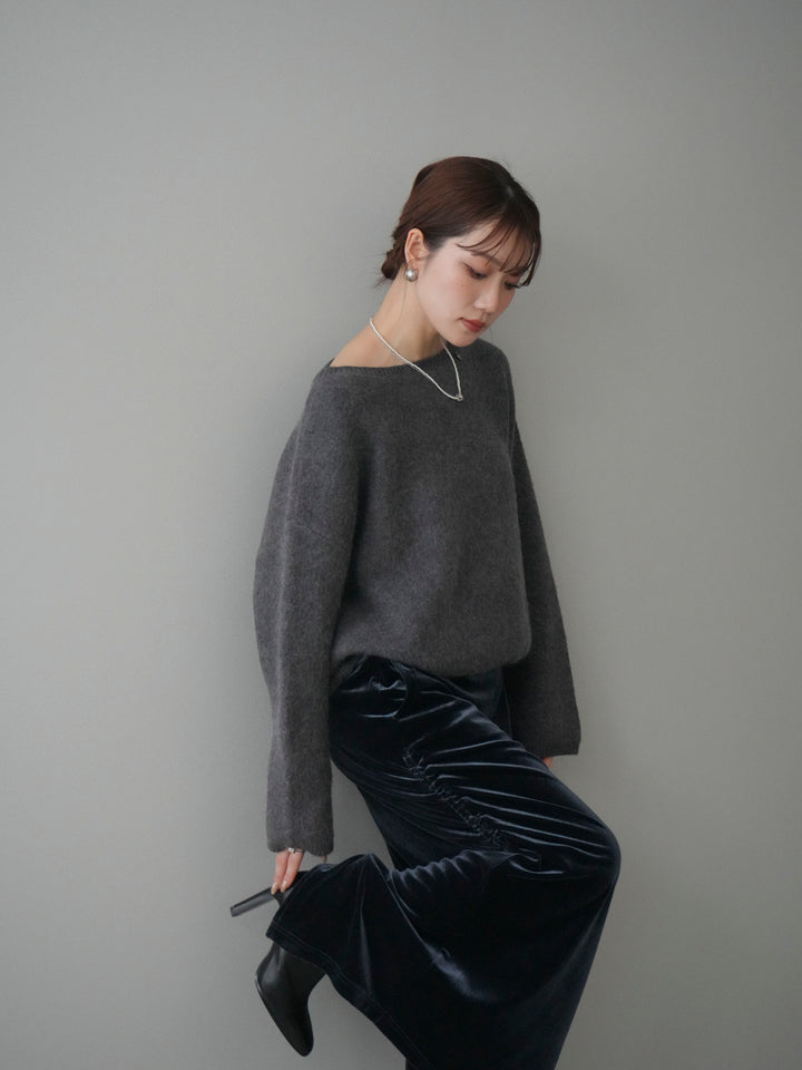 [予約]アンゴラタッチボートネッククロップドプルオーバー/charcoal