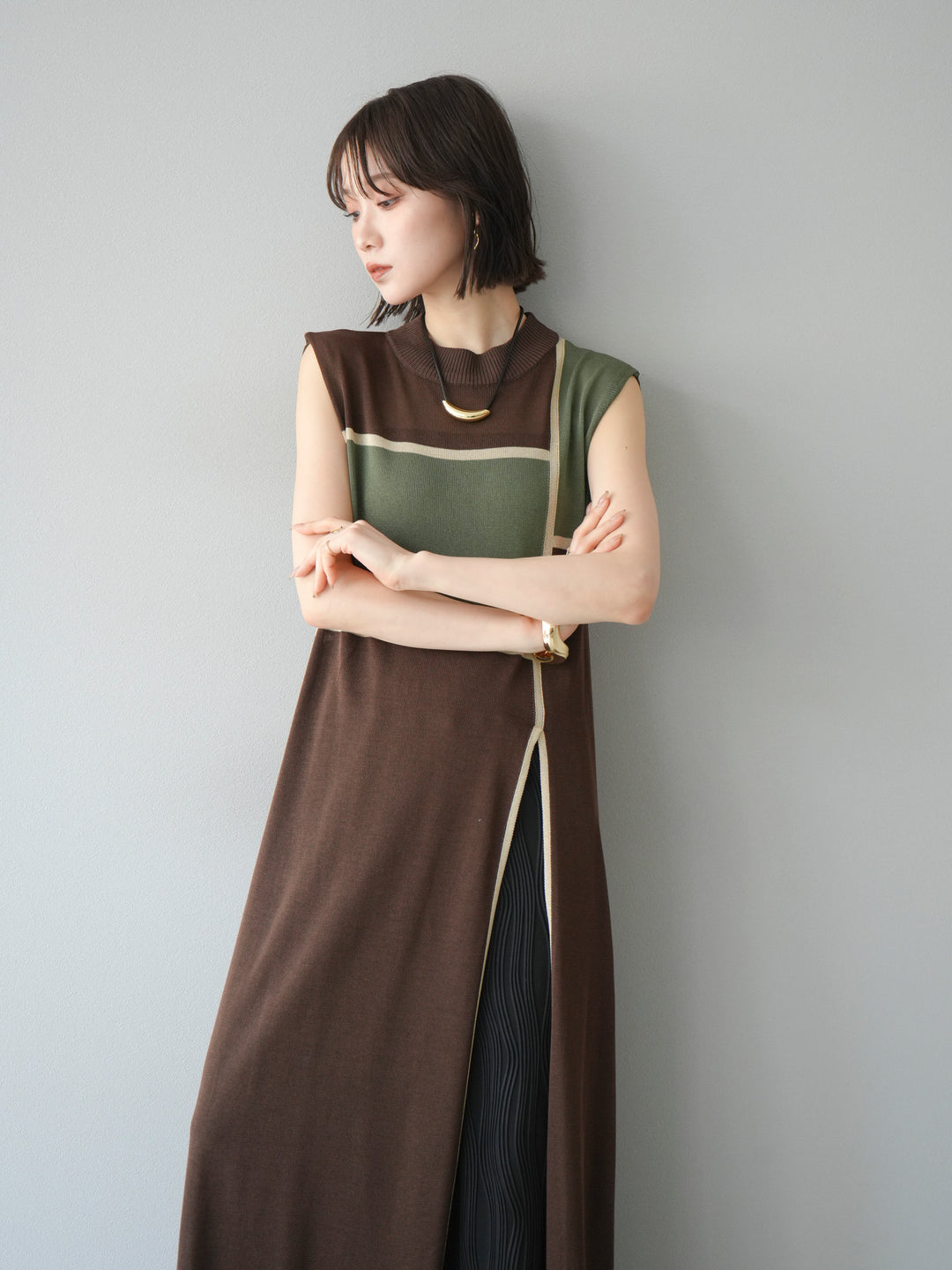 [SET] 配色開衩針織洋裝 + 波浪滾邊休閒褲 (2件套)