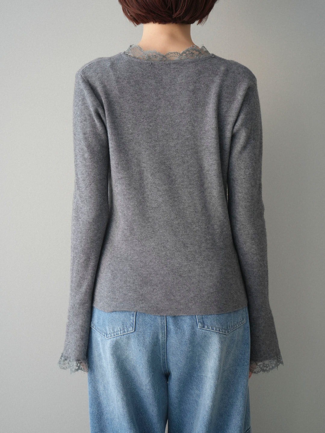 [予約]レースドッキングVネックニットトップス/gray