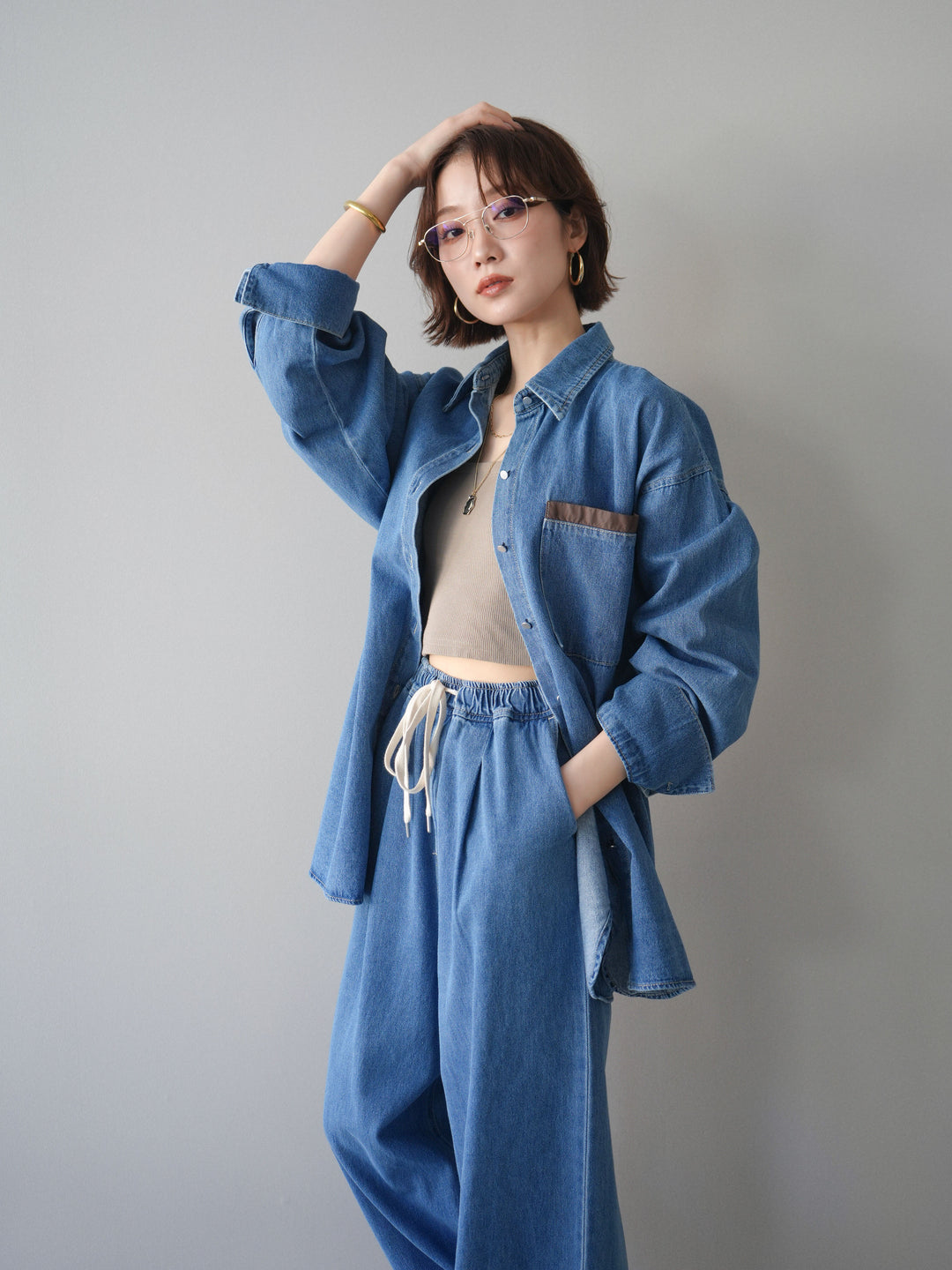 [SET]ポイントレザーオーバーデニムシャツ+ドロストワイドデニムパンツ(2set)