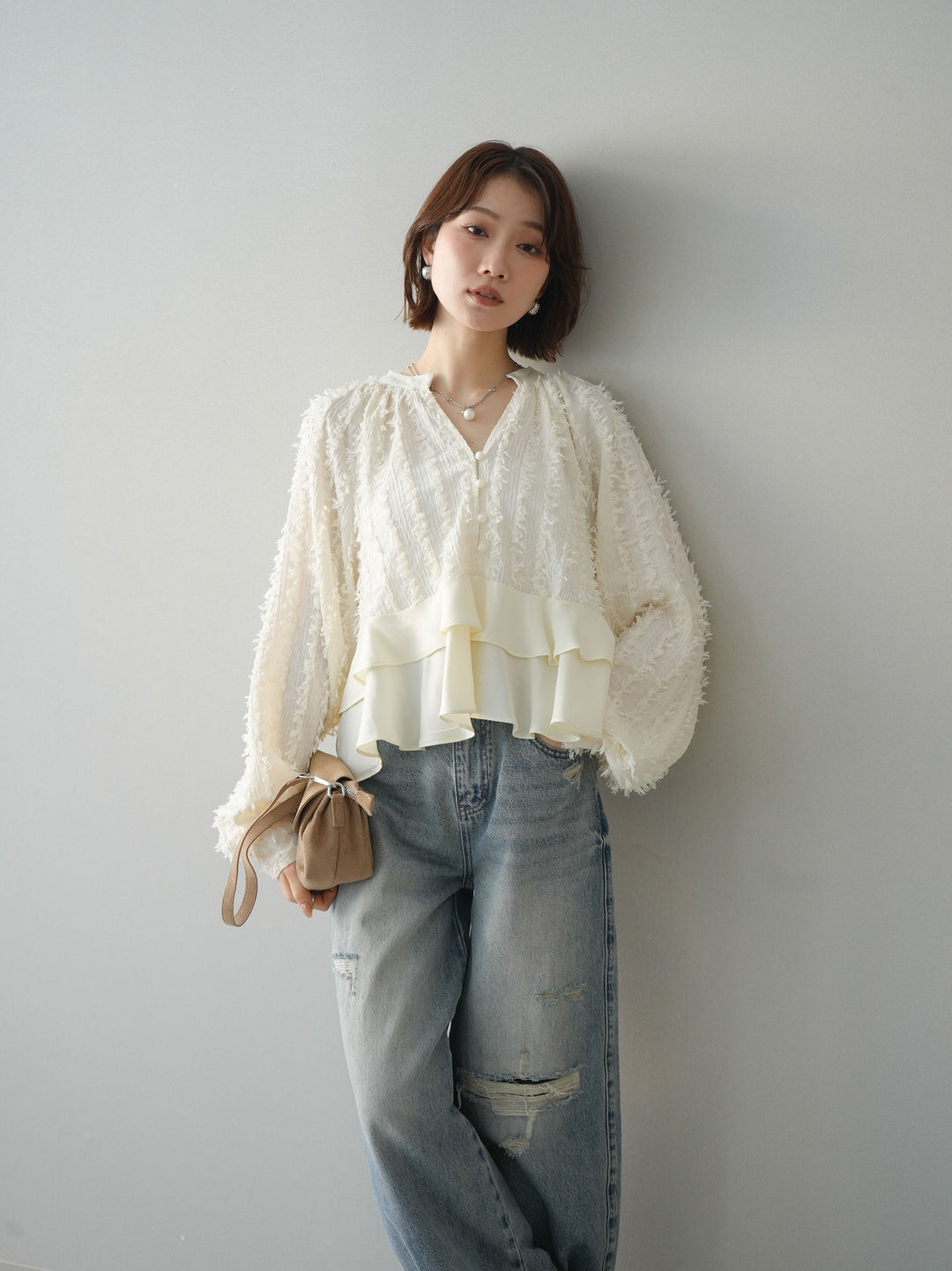 [予約]ジャガードぺプラムフリルブラウス/ivory