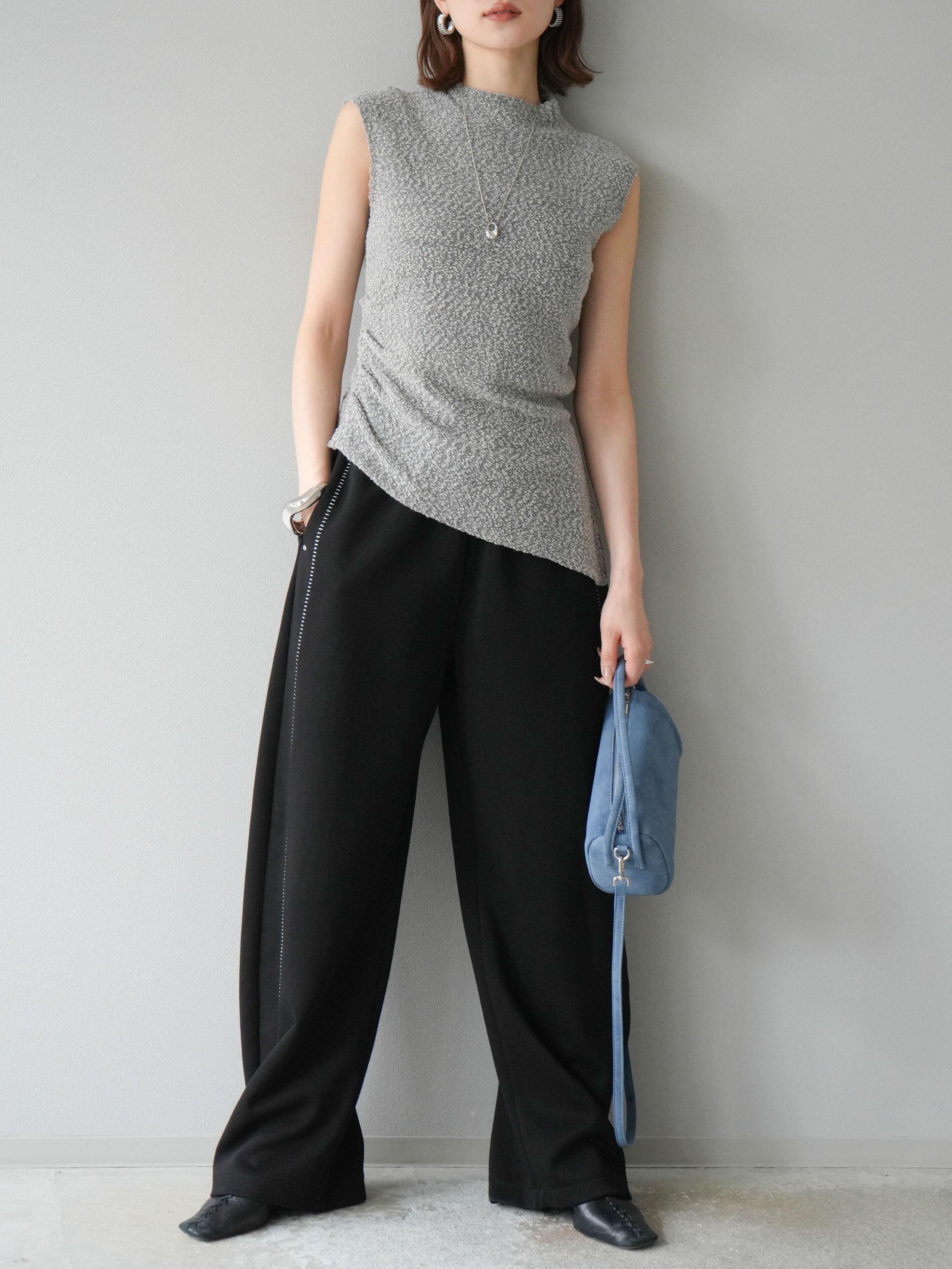 予約]ブークレアシメニットノースリーブトップス/グレー – Lumier