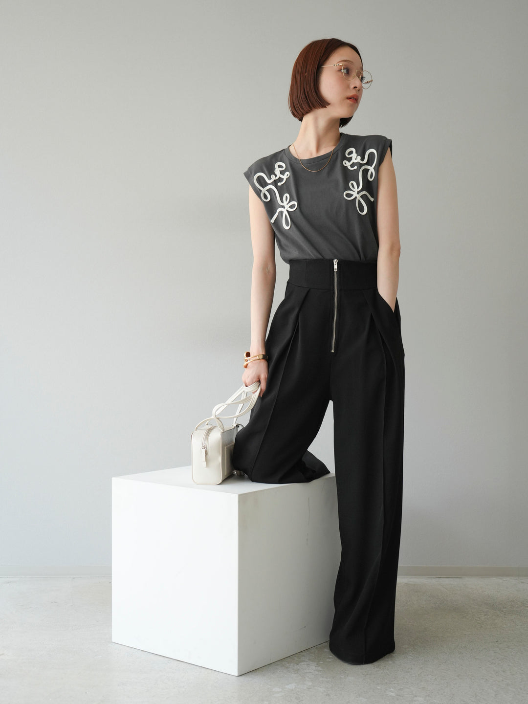 [SET]コード刺繍フレンチスリーブTシャツ+ジップタックワイドパンツ(2set)