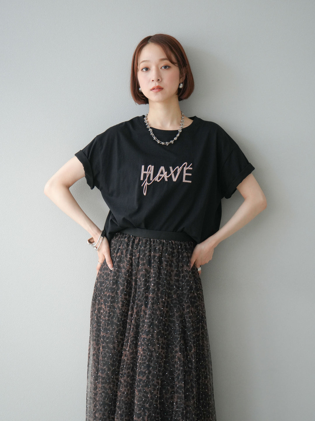 [予約]デザインロゴ刺繍Tシャツ/ブラック