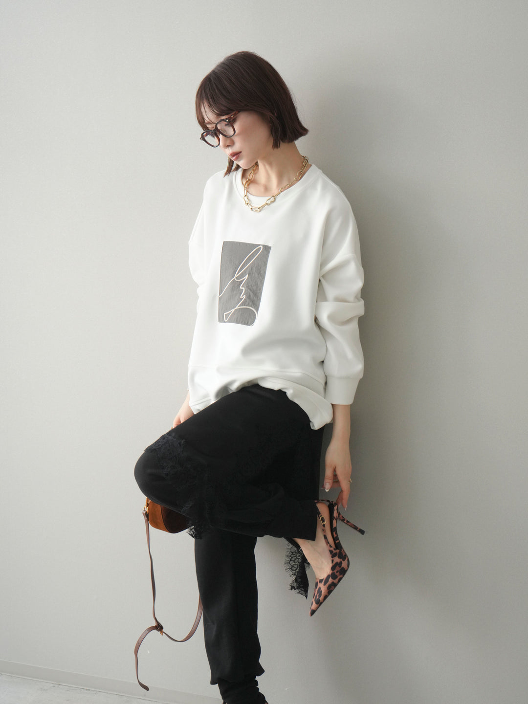 [予約]ライトポンチ刺繍ロゴプルオーバー/white