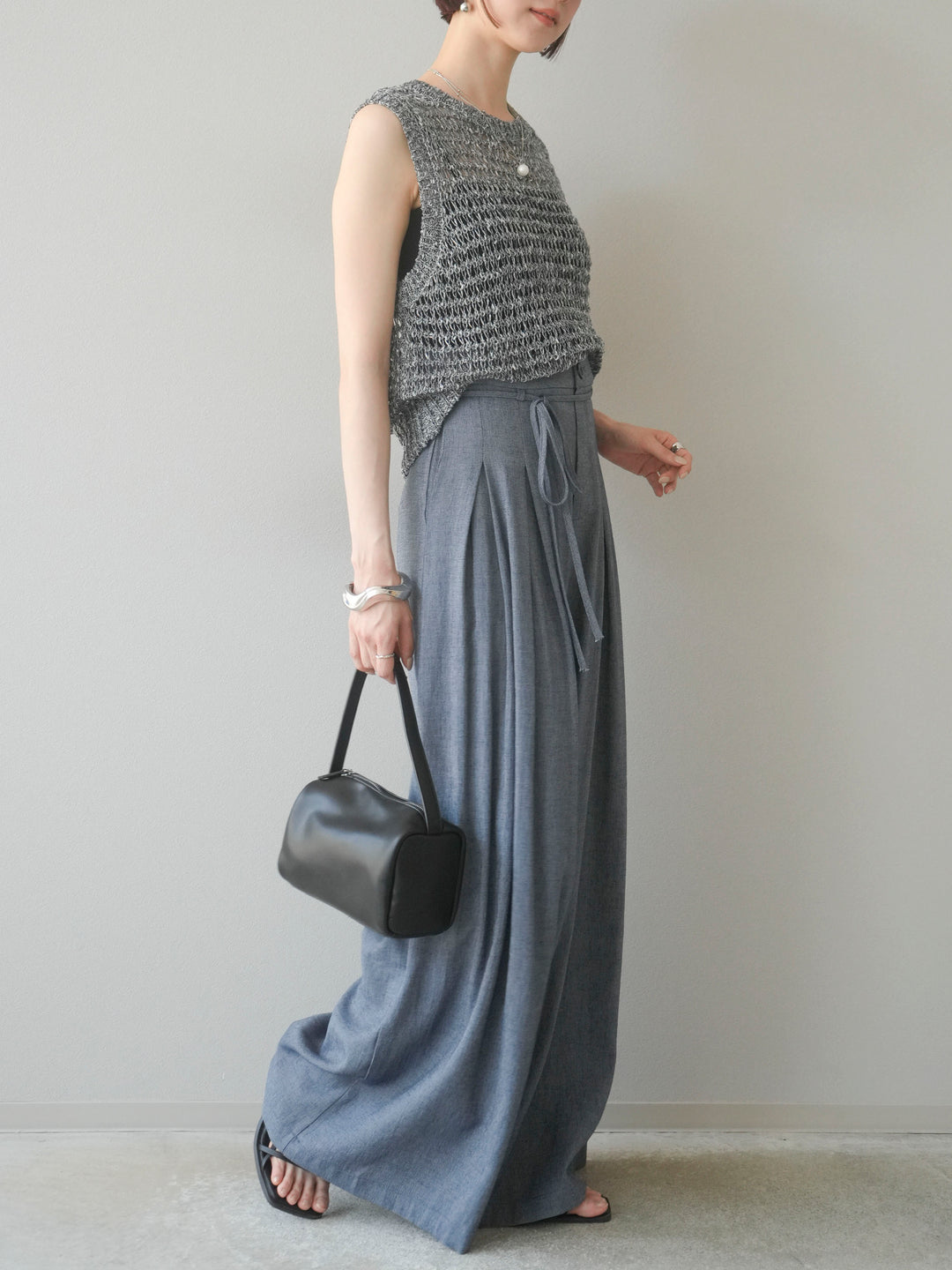 【預購】仿亞麻雙褶設計寬褲/藏青色