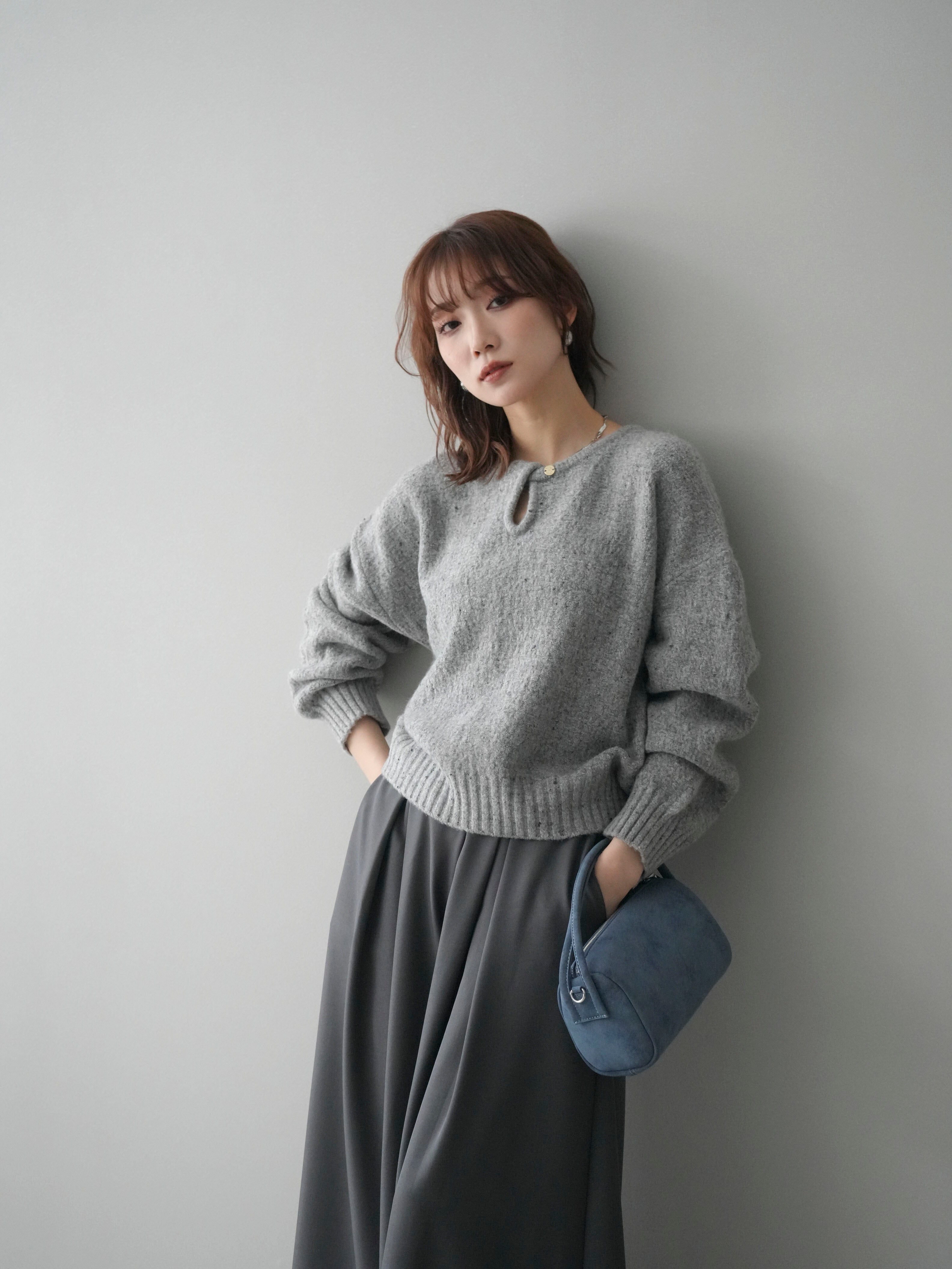 予約]ツイストネックラメネップヤーンニットプルオーバー/gray – Lumier