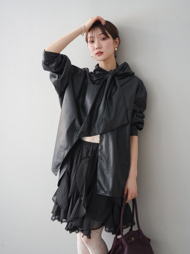 [SET]フェイクレザーボウタイブラウス+ラッフルレースミニスカート(2set)