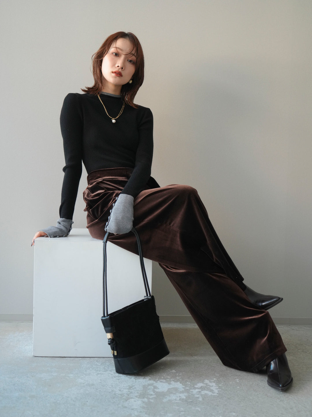 [予約]袖ボタンハイネック配色リブニットトップス/black