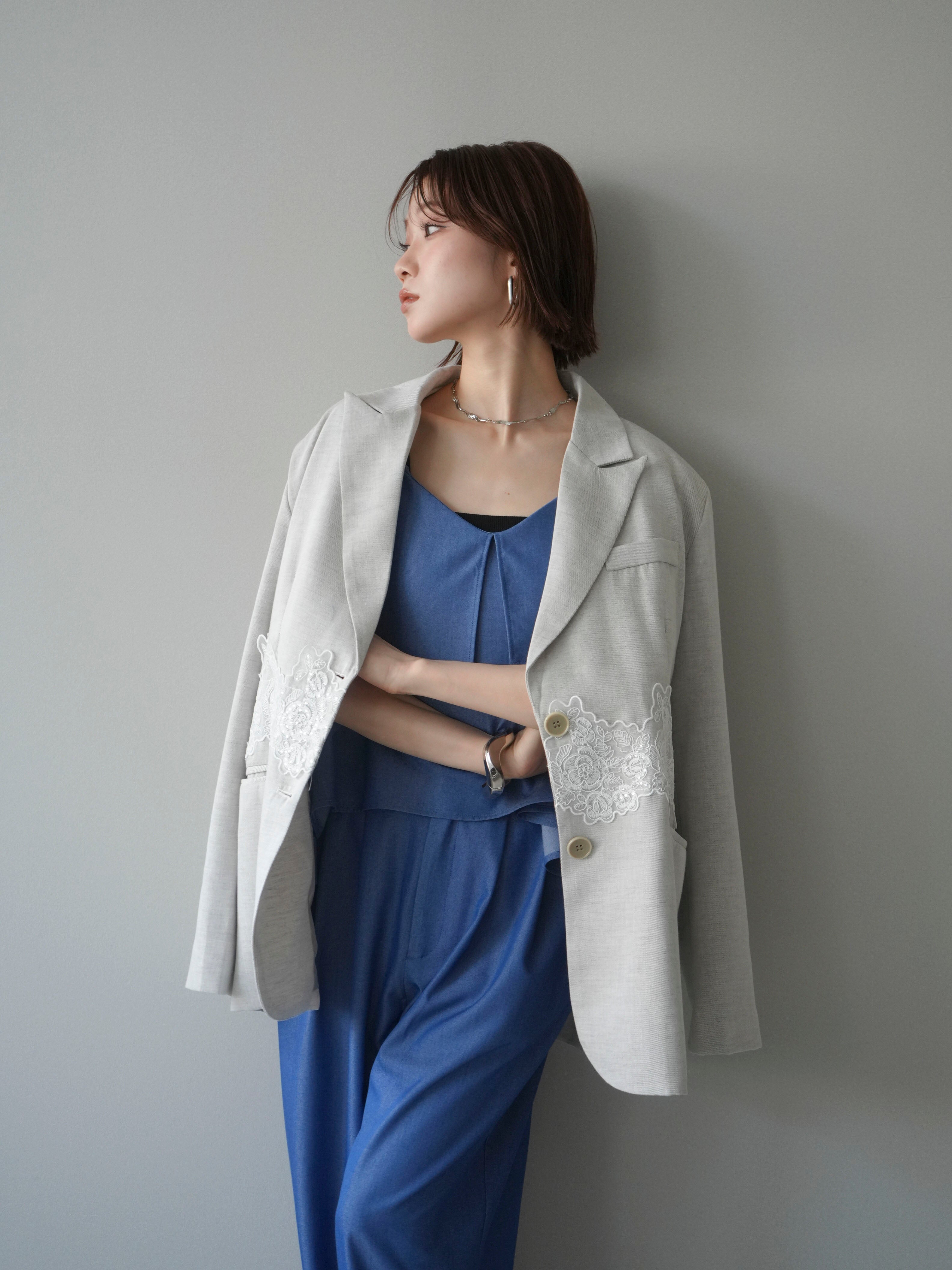 Lallana キムイオ Lame coco テーラードジャケット グレー ラメ 予約]レースラインテーラードジャケット/ivory – Lumier