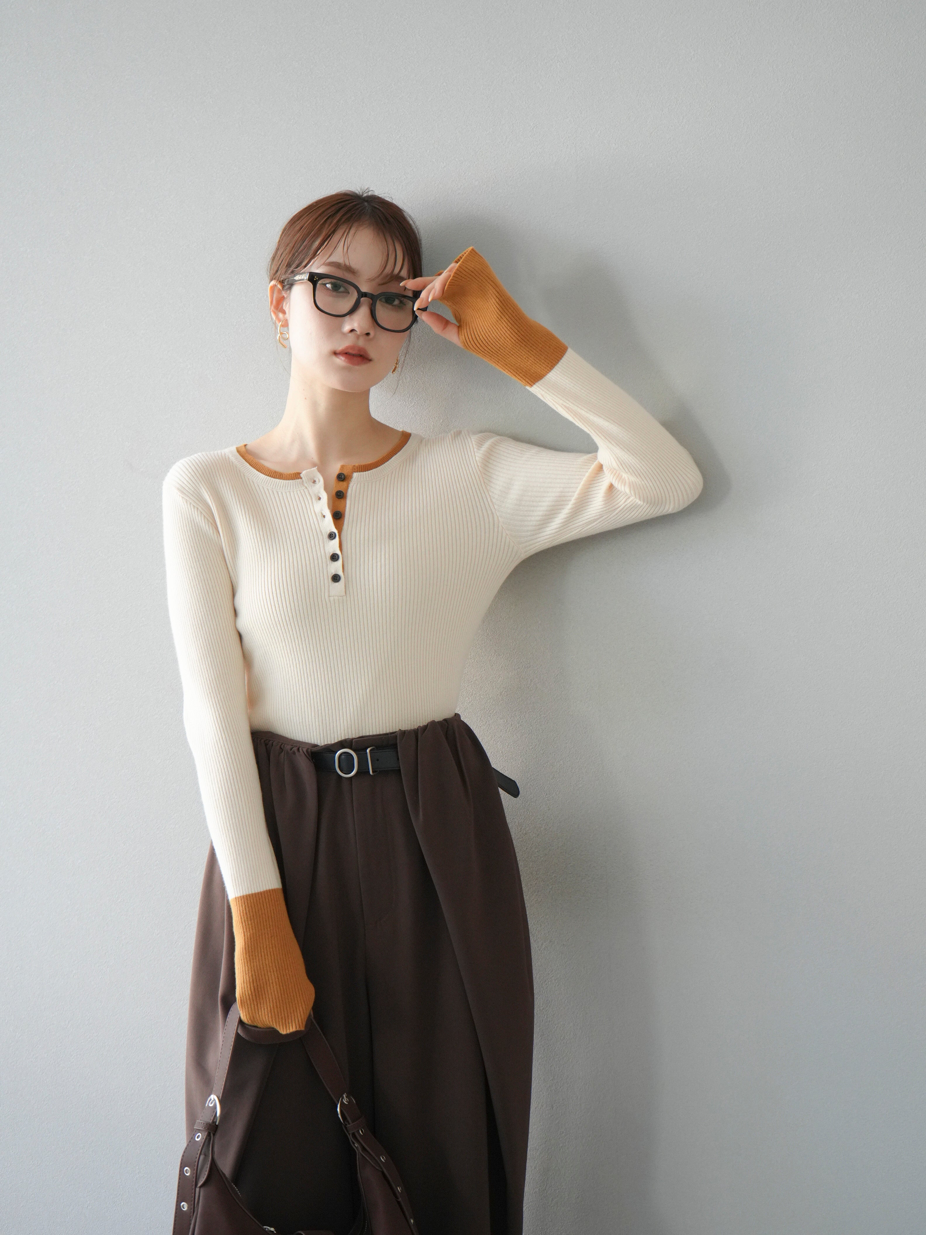 3]ヘンリーネック配色リブニットトップス/アイボリー – Lumier