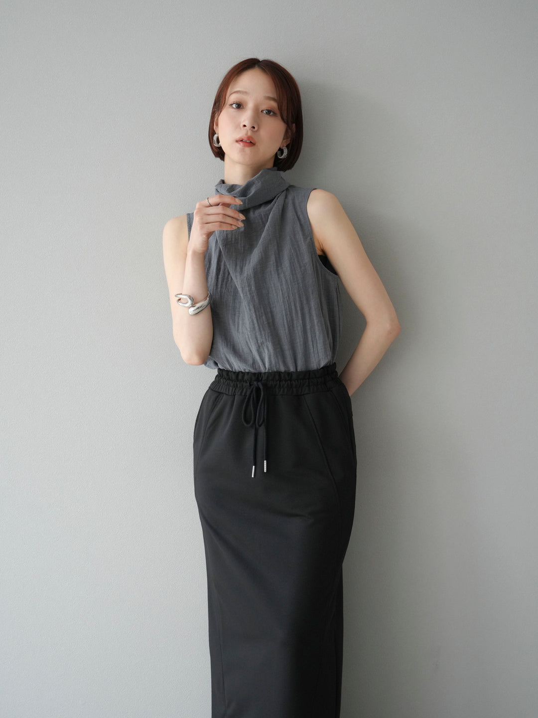 [予約]バックタイノースリーブブラウス/グレー