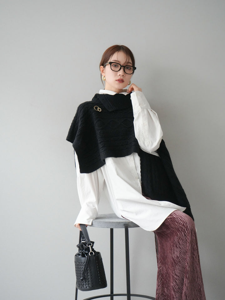 [予約]ケーブル編みニットケープ/ブラック