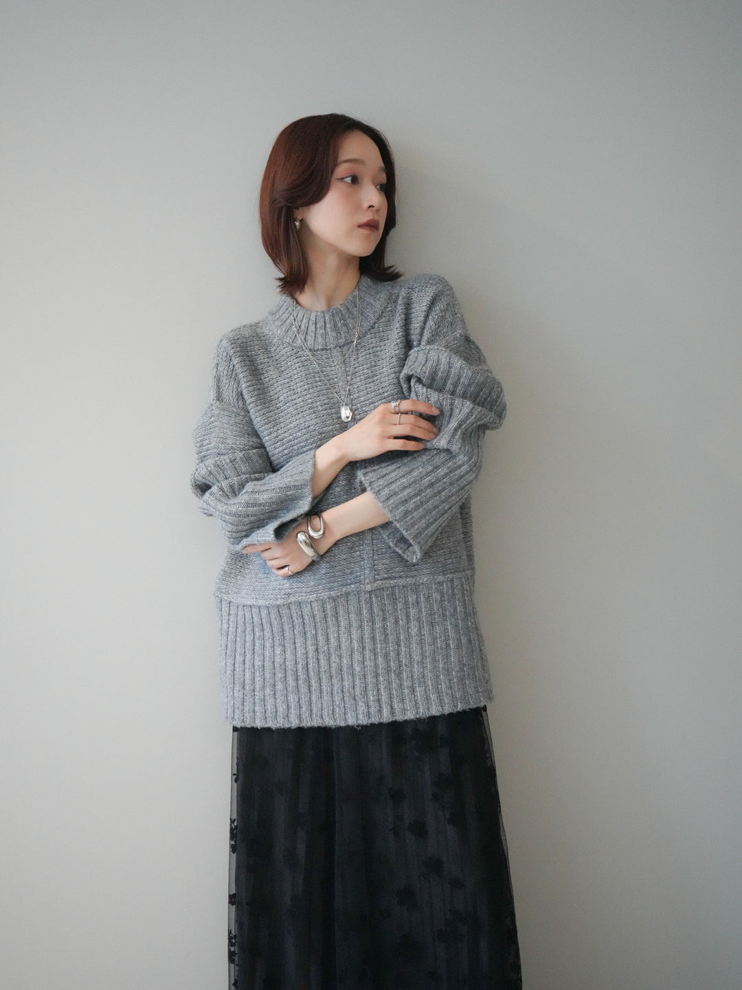 [SET]編み地切替ボトルネックニットプルオーバー+フラワーフロッキーチュールプリーツスカート(2set)
