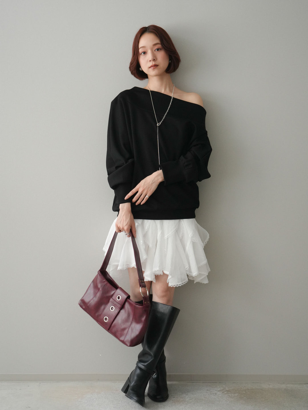 [SET]アシンメトリーオフショルポンチプルオーバー+ラッフルレースミニスカート(2set)