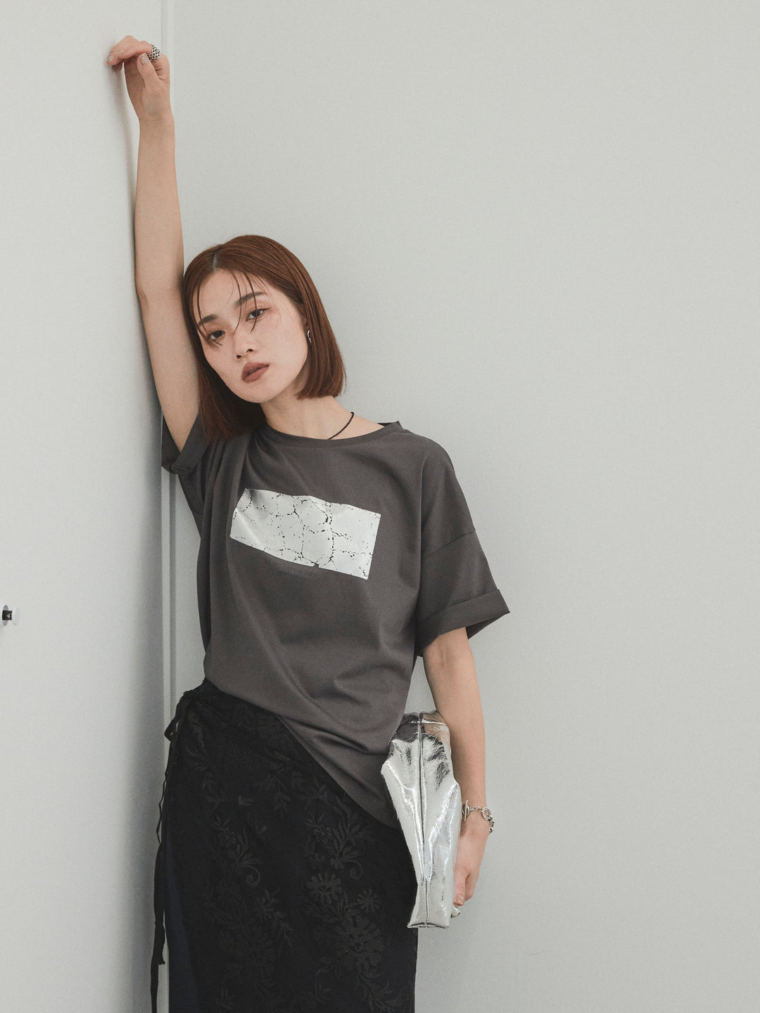 [予約]箔プリントドライタッチコットンTEE /チャコール