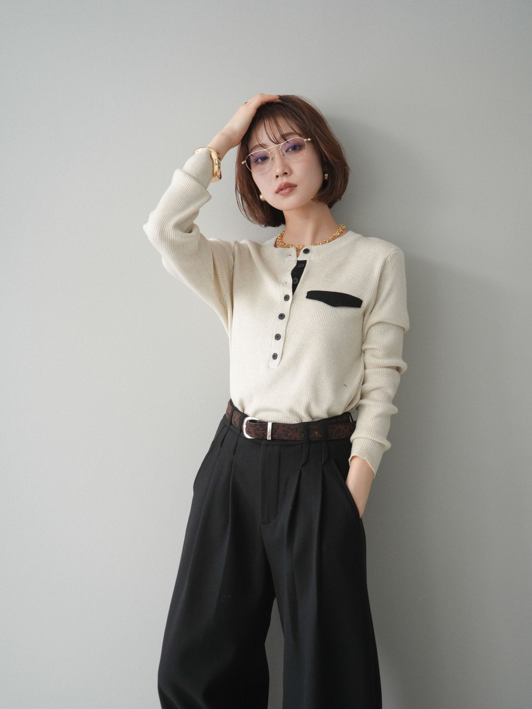 [SET]バイカラーデザインポケット配色ヘンリーネックニットソー+アニマル柄ベルト付きウールタッチワイドパンツ(2set)