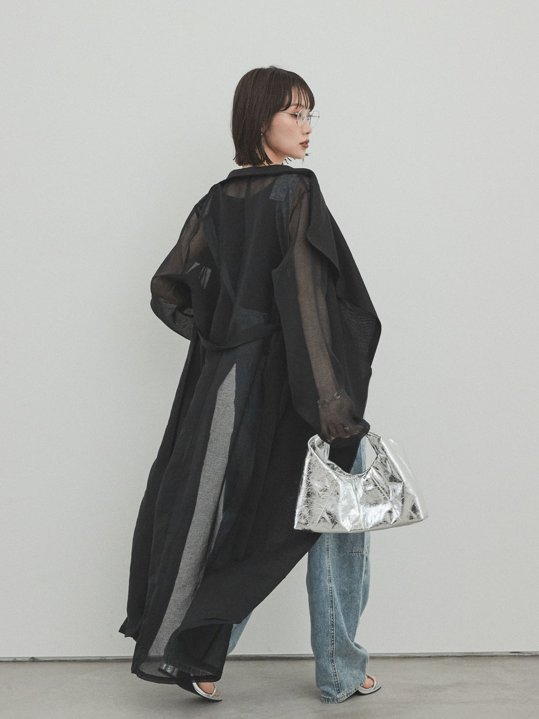 [SET] 中縫牛仔背帶褲 + 透視長版外套（2 件組）