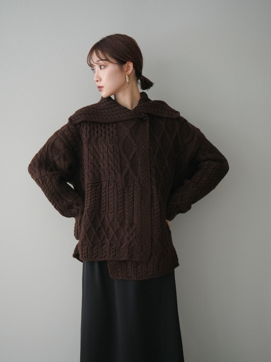 [予約]ケーブル編みデザインニットカーディガン/brown