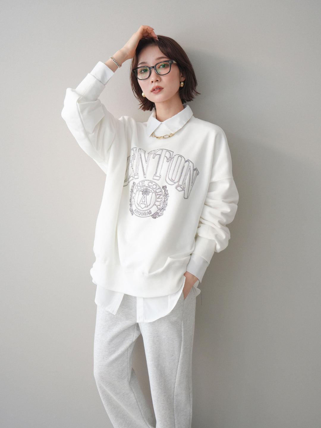 [予約]カレッジロゴ刺繍BIGスウェットプルオーバー/offwhite