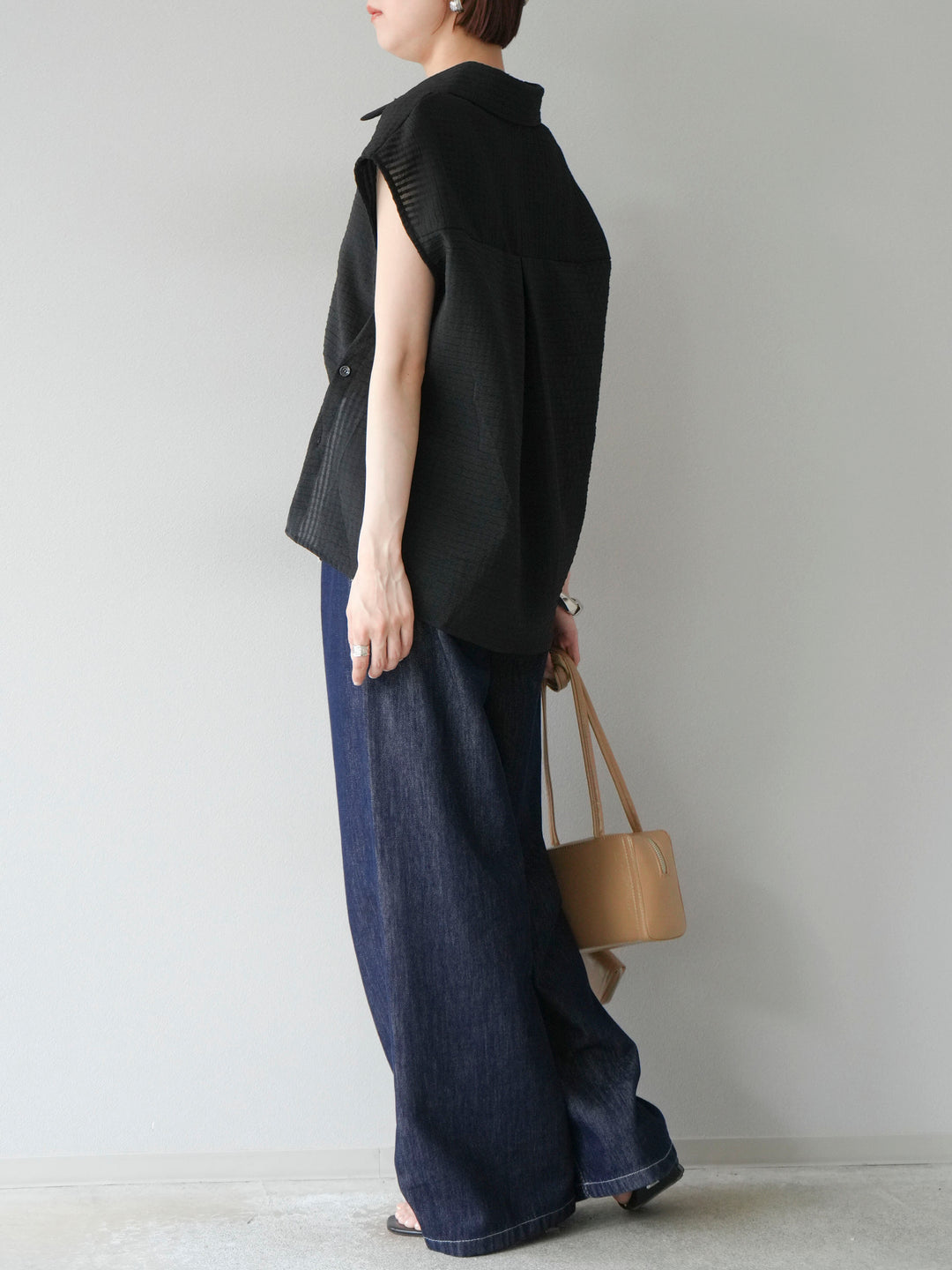 [SET] 透視格紋無袖襯衫 + 臀部設計牛仔褲（2 套）