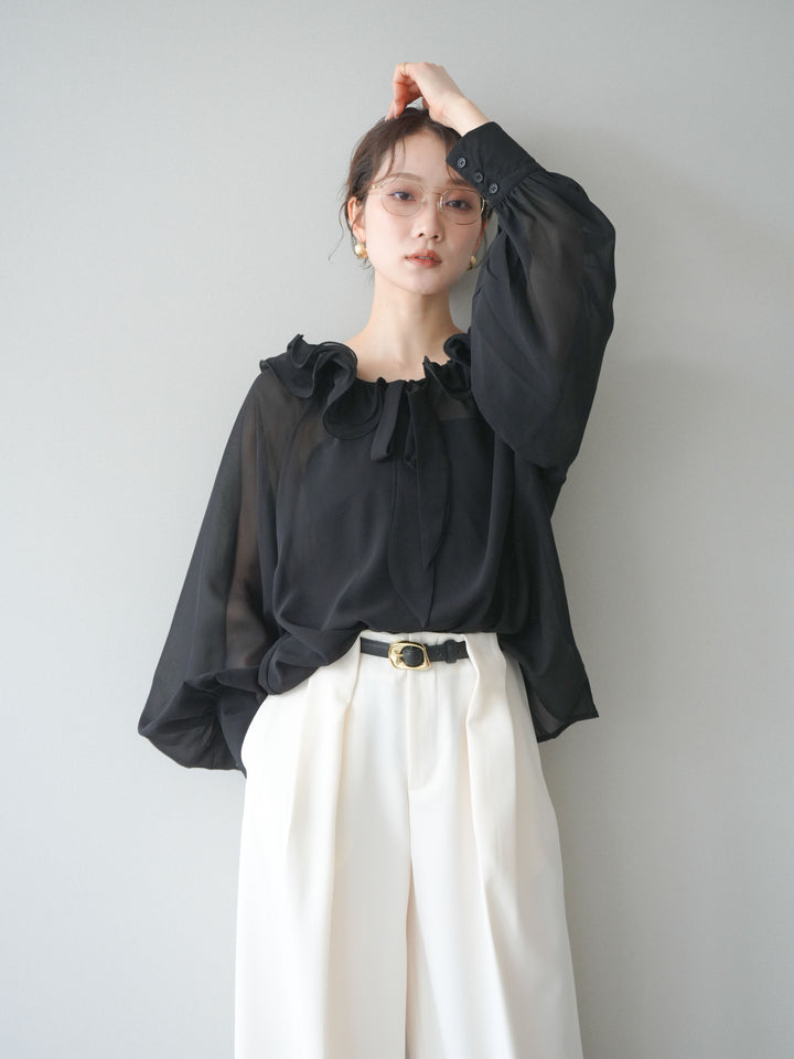 [予約]ラッフルネックシアーブラウス/black