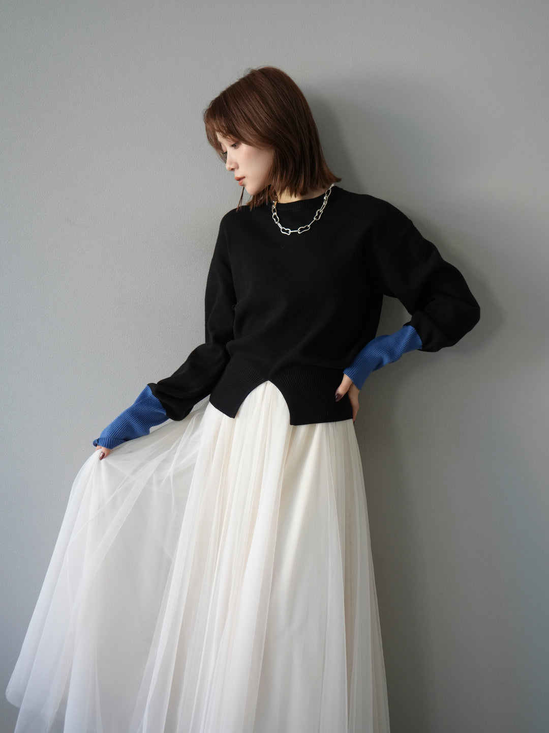 [予約]袖配色フロントスリットニットプルオーバー/ブラック