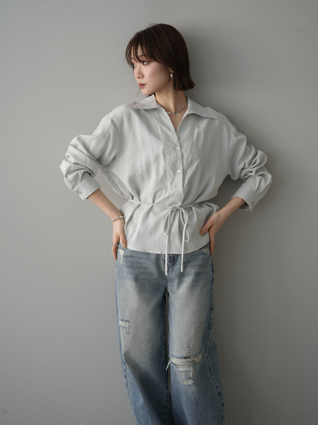 [SET]Vネック変形ラインシャツ+選べるアクセセット(2set)