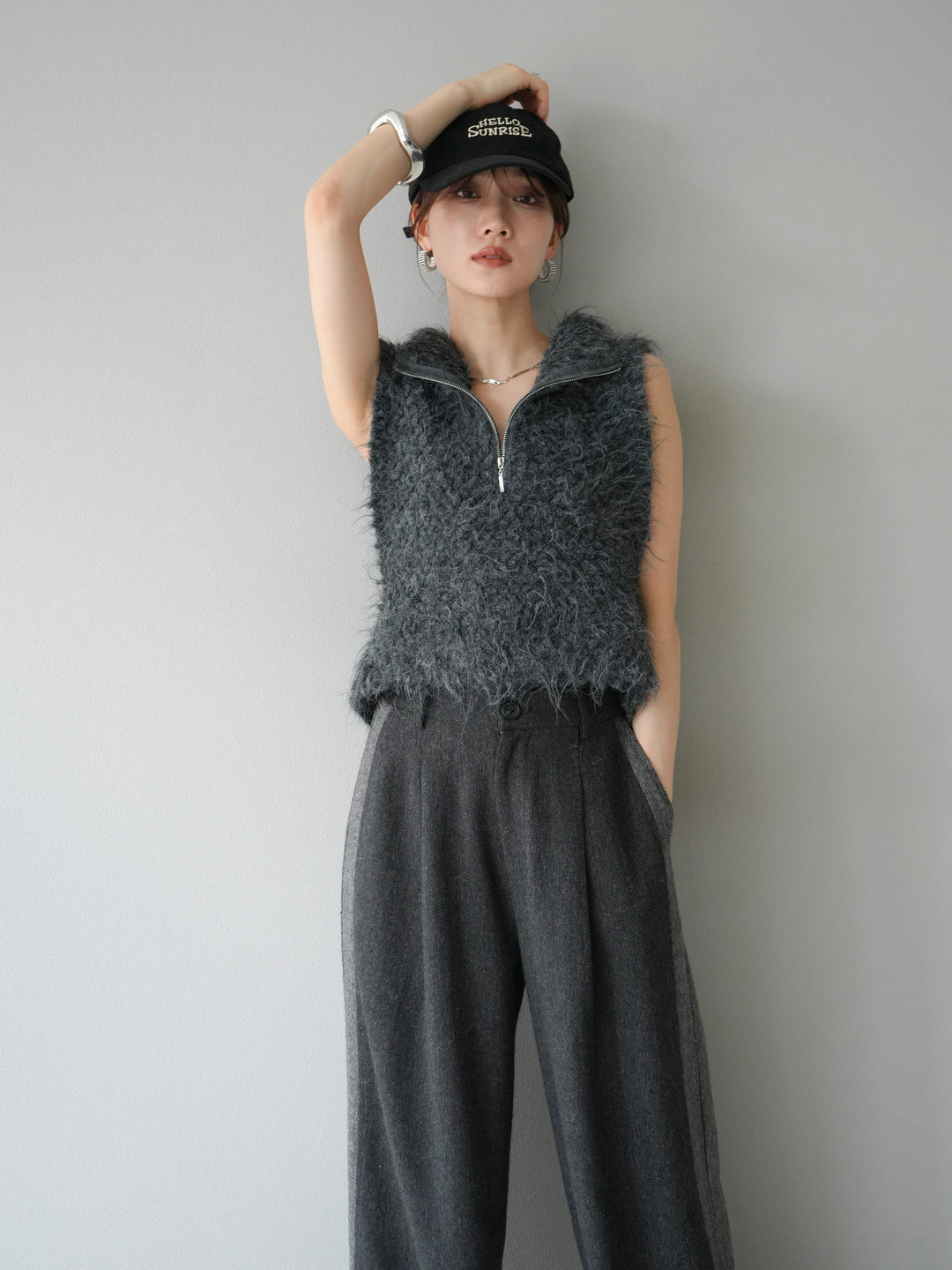 [予約]メランジブークレハーフジップニットベスト/チャコール