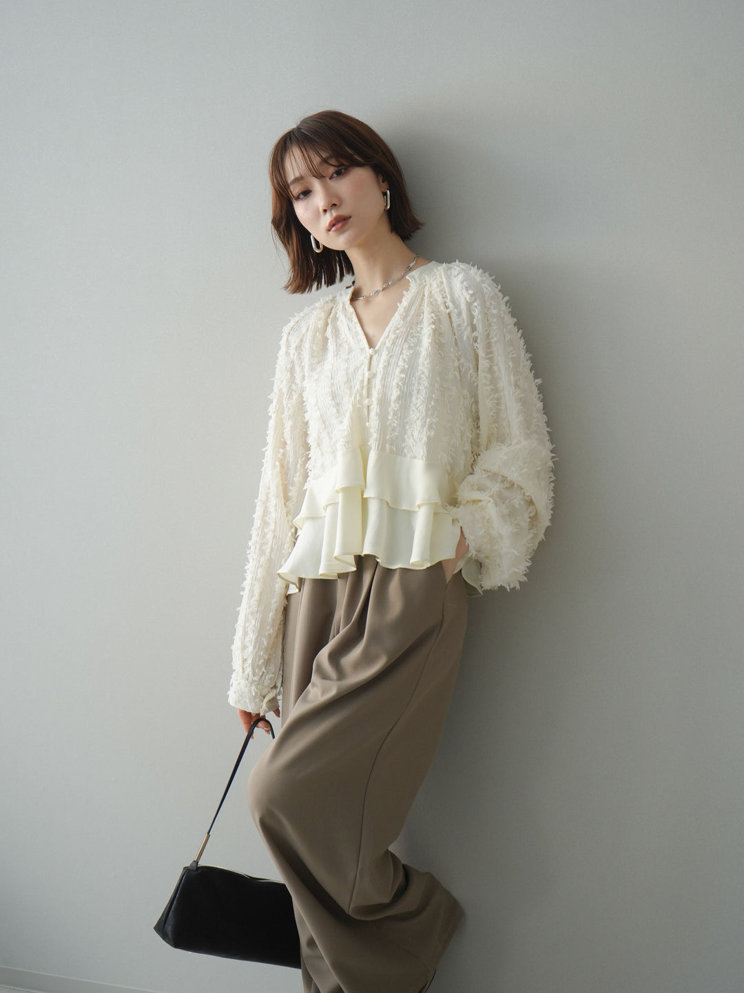 [SET]ジャガードぺプラムフリルブラウス+ジャガードぺプラムフリルブラウス(2set)