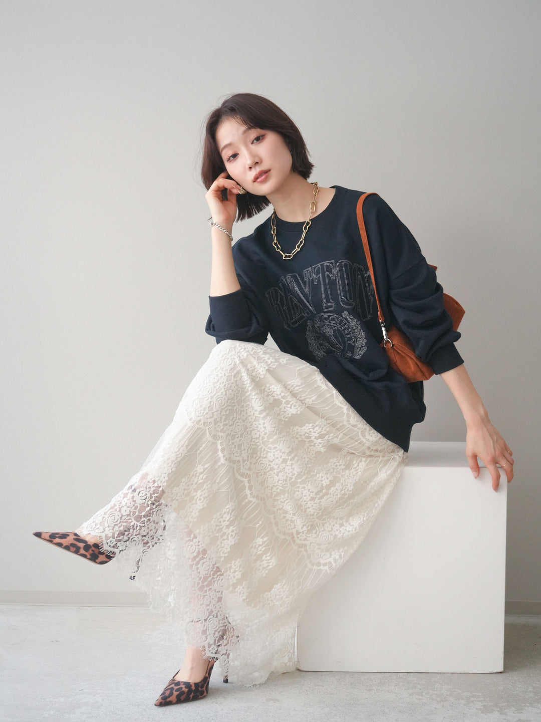 [SET]カレッジロゴ刺繍BIGスウェットプルオーバー+裏プリーツ総レースロングスカート(2set)