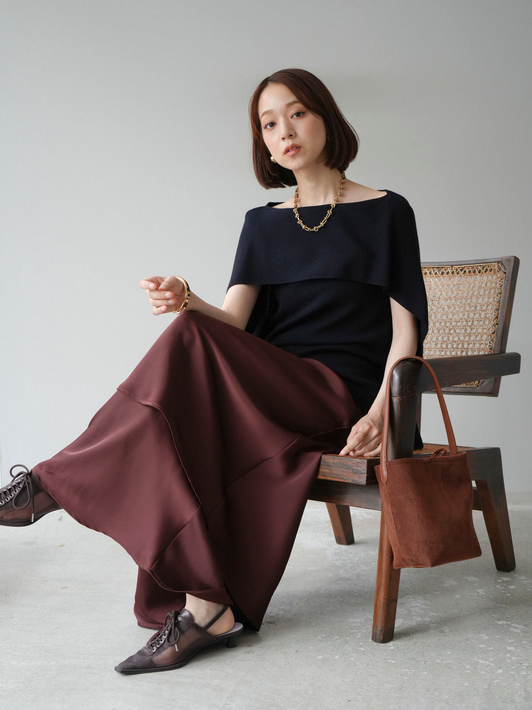 [予約]マントデザインスリットドルマンニット/ネイビー