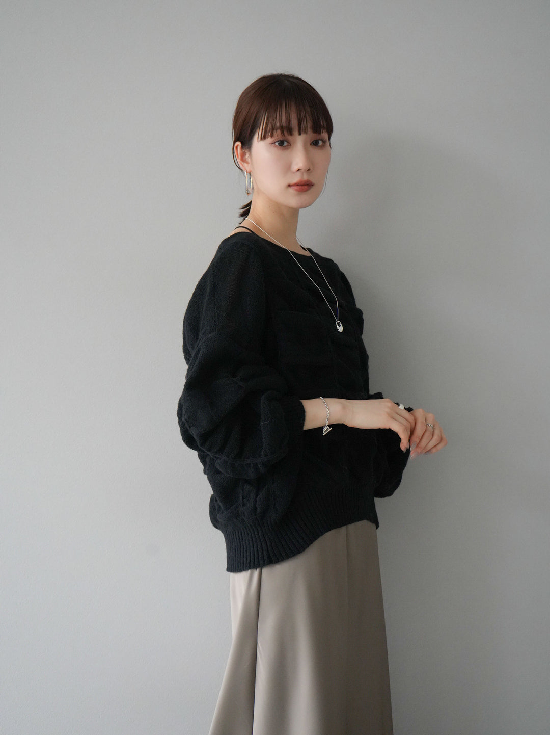 [予約]バックオープンシャーリングニットプルオーバー/ブラック