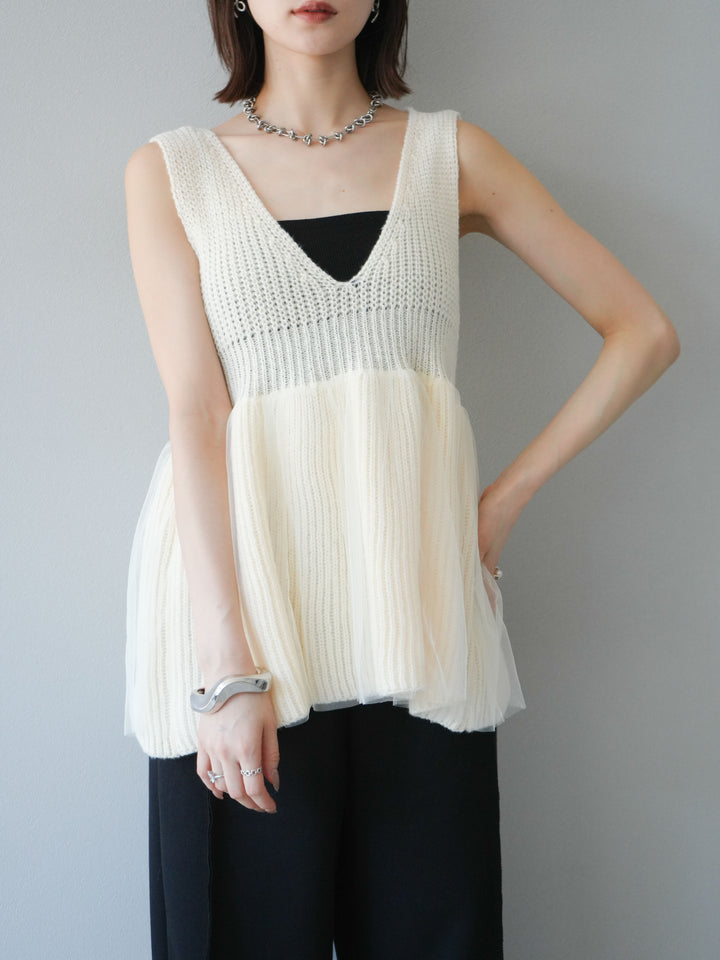 [SET] 薄紗層疊荷葉邊針織背心 + 兩用設計運動褲（2 件組）