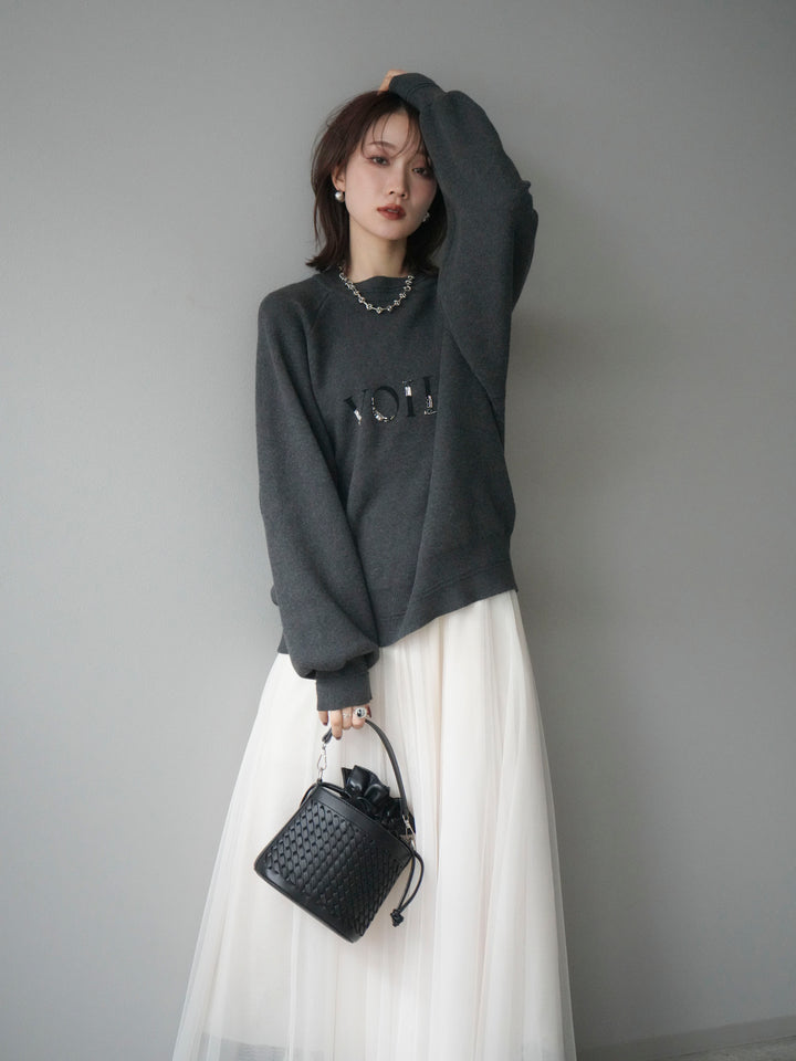 [予約]スウェットライクビーズロゴ刺繍ニットプルオーバー/charcoal