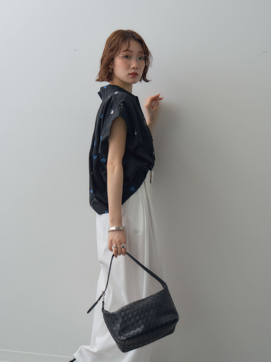 【套裝】花卉刺繡燈籠無袖襯衫+腰帶設計環扣闊腿褲（兩件套）