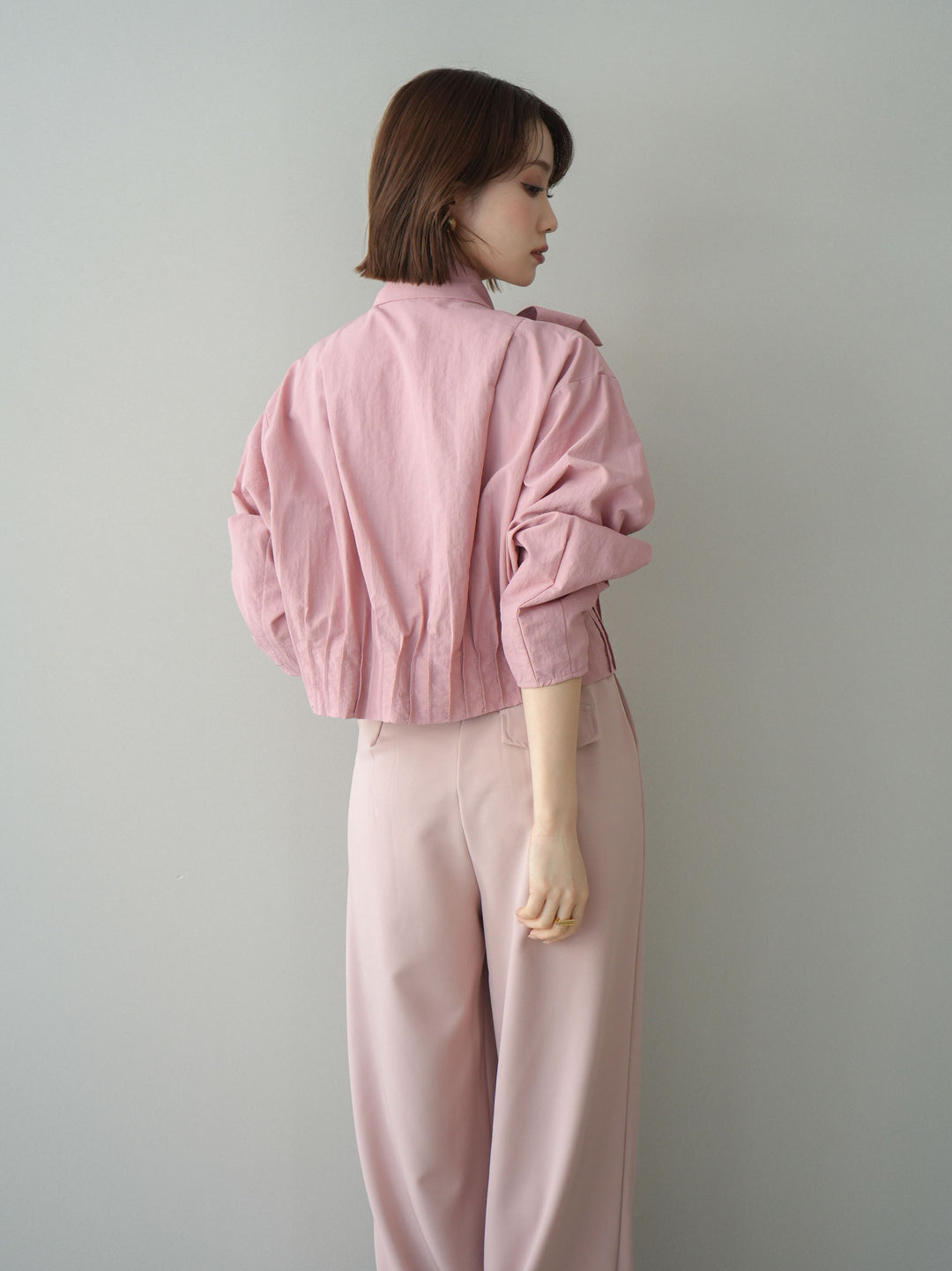 [SET]ボウタイ裾プリーツライトジャケット+ベルト付キーホルダーモチーフワイドパンツ(2set)