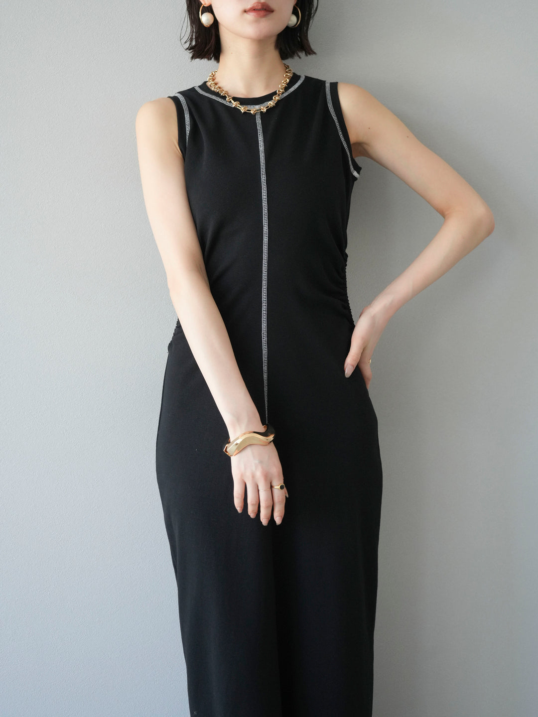 [予約]ウエストオープンステッチカットワンピース/ブラック