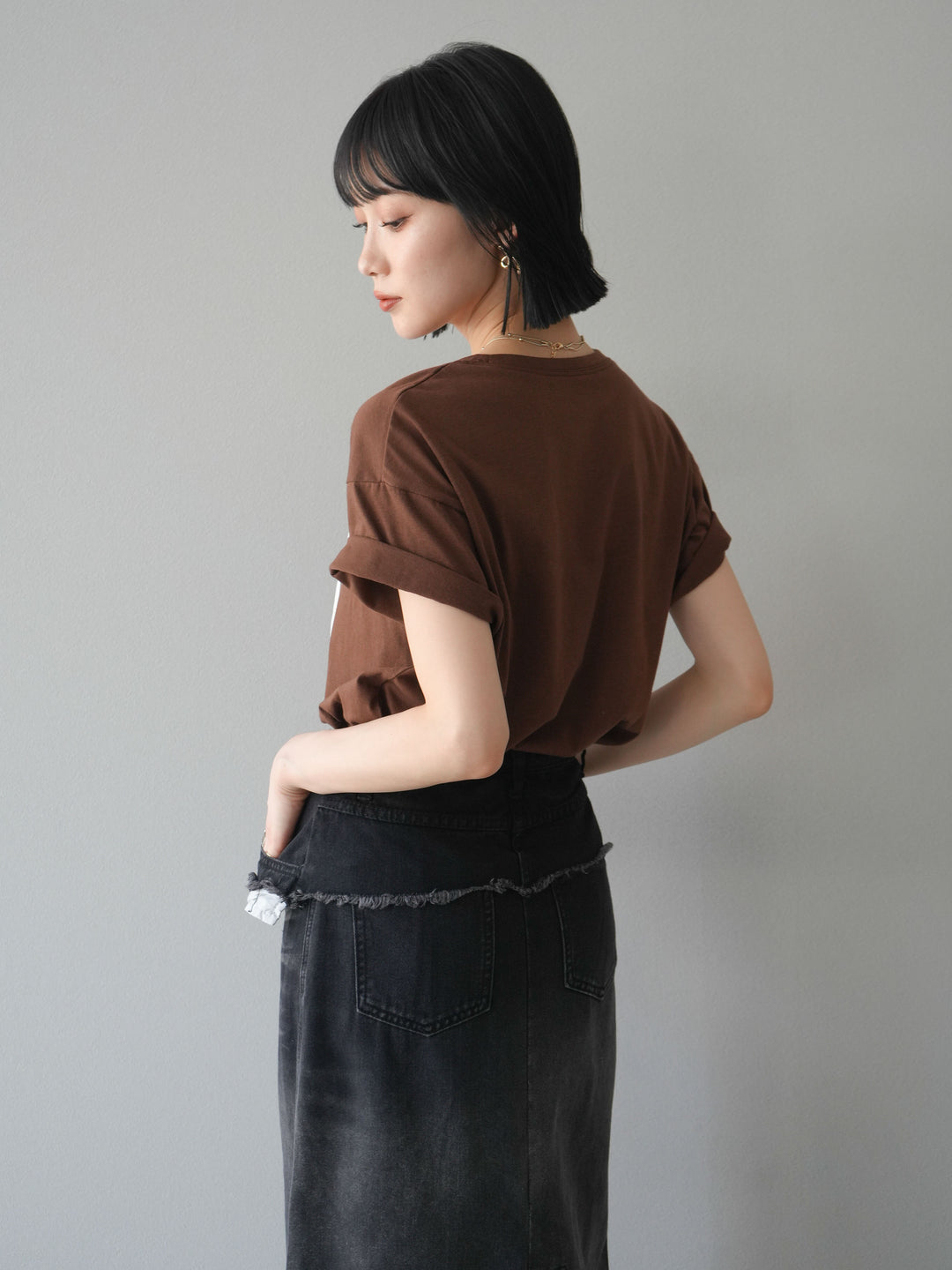 [予約]コード刺繍ロゴTシャツ/ブラウン