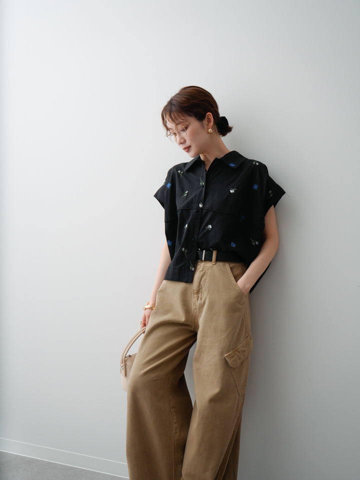 【預購】花朵刺繡燈籠無袖襯衫 // 黑色