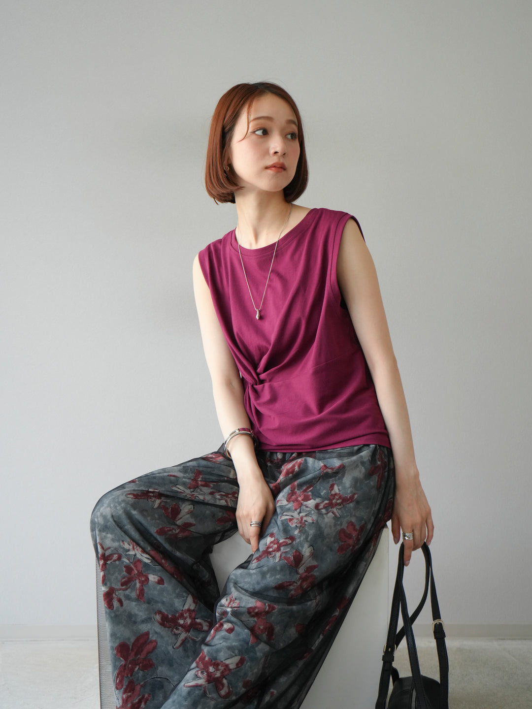 [予約]フロントツイストノースリーカットソー/ボルドー