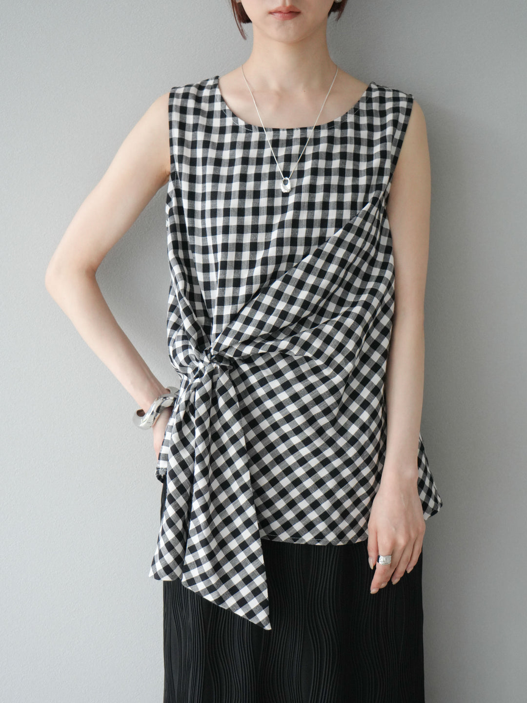 [SET] 前裹式無袖上衣+波浪滾邊緊身裙（2套）