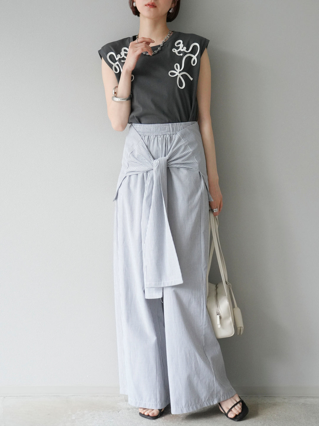 [SET]コード刺繍フレンチスリーブTシャツ+ウエスト巻きストライプイージーパンツ(2set)