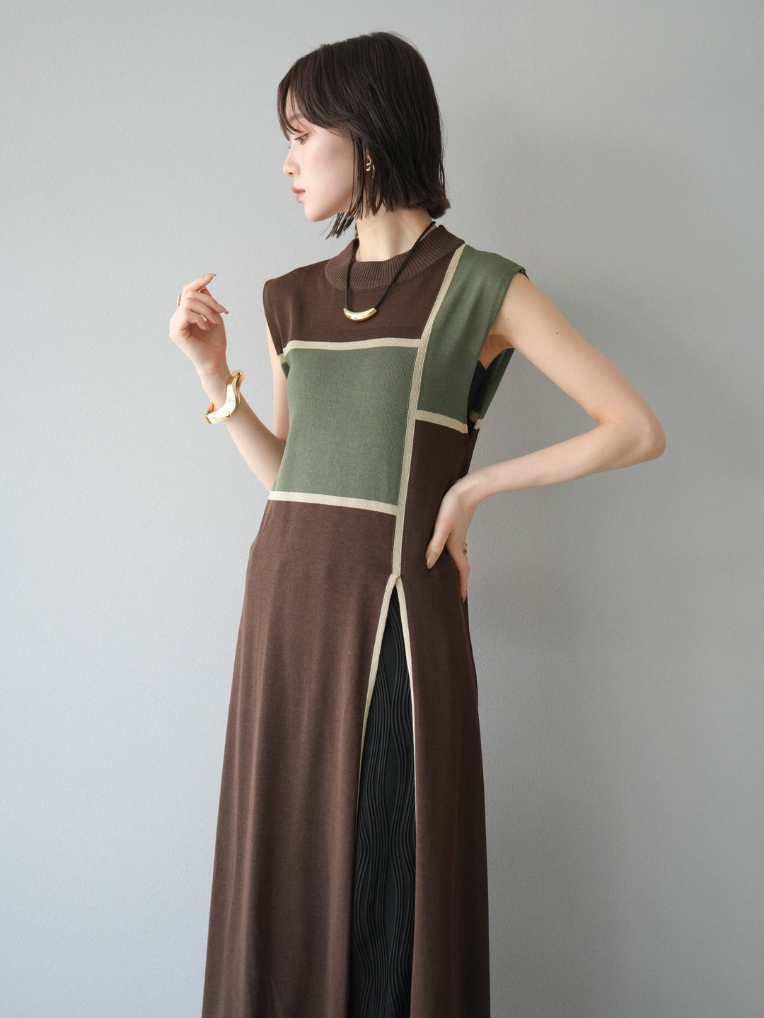 [SET] 配色開衩針織洋裝 + 波浪滾邊休閒褲 (2件套)