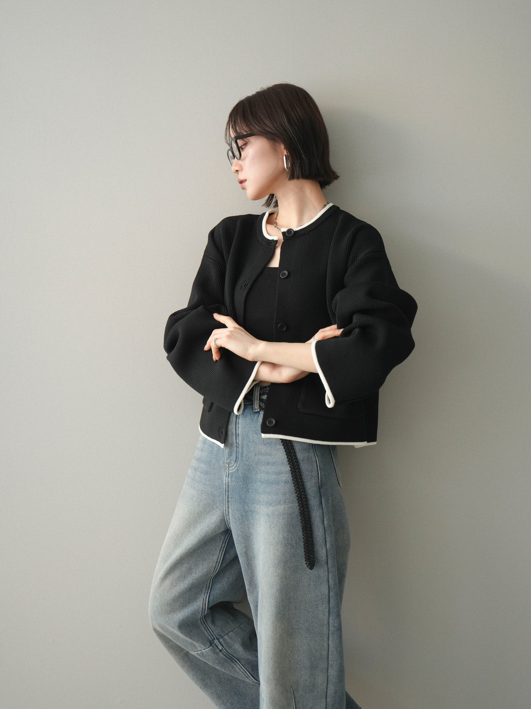 [SET]ポリエステル配色ニットカーディガン+裏起毛カットオフカーブデニムパンツ(2set)